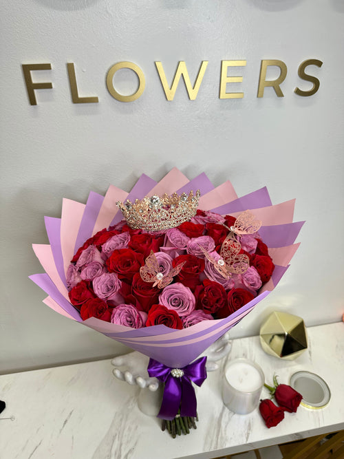 50 rosas rojas y moradas