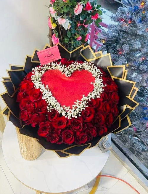 50 rosas rojas de papel Dior