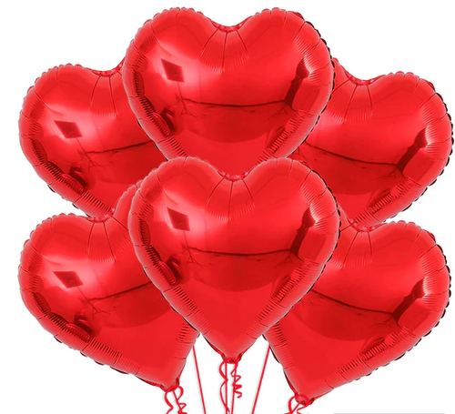 6 globos de helio con forma de corazón ($40)