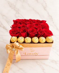 Scarlet Sweetheart Rose Box