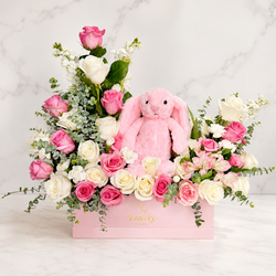 Sweet Embrace – 32 Roses & Teddy