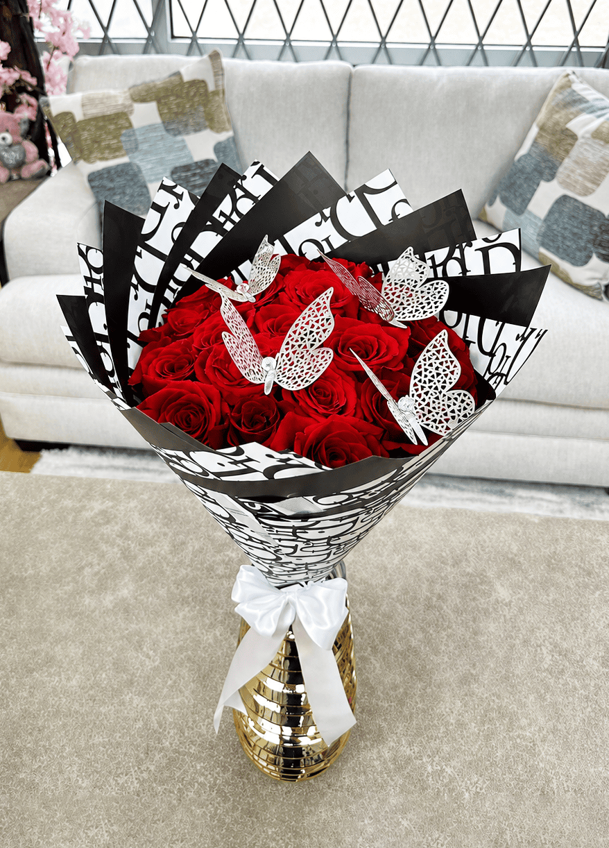 12 Dior Red Roses
