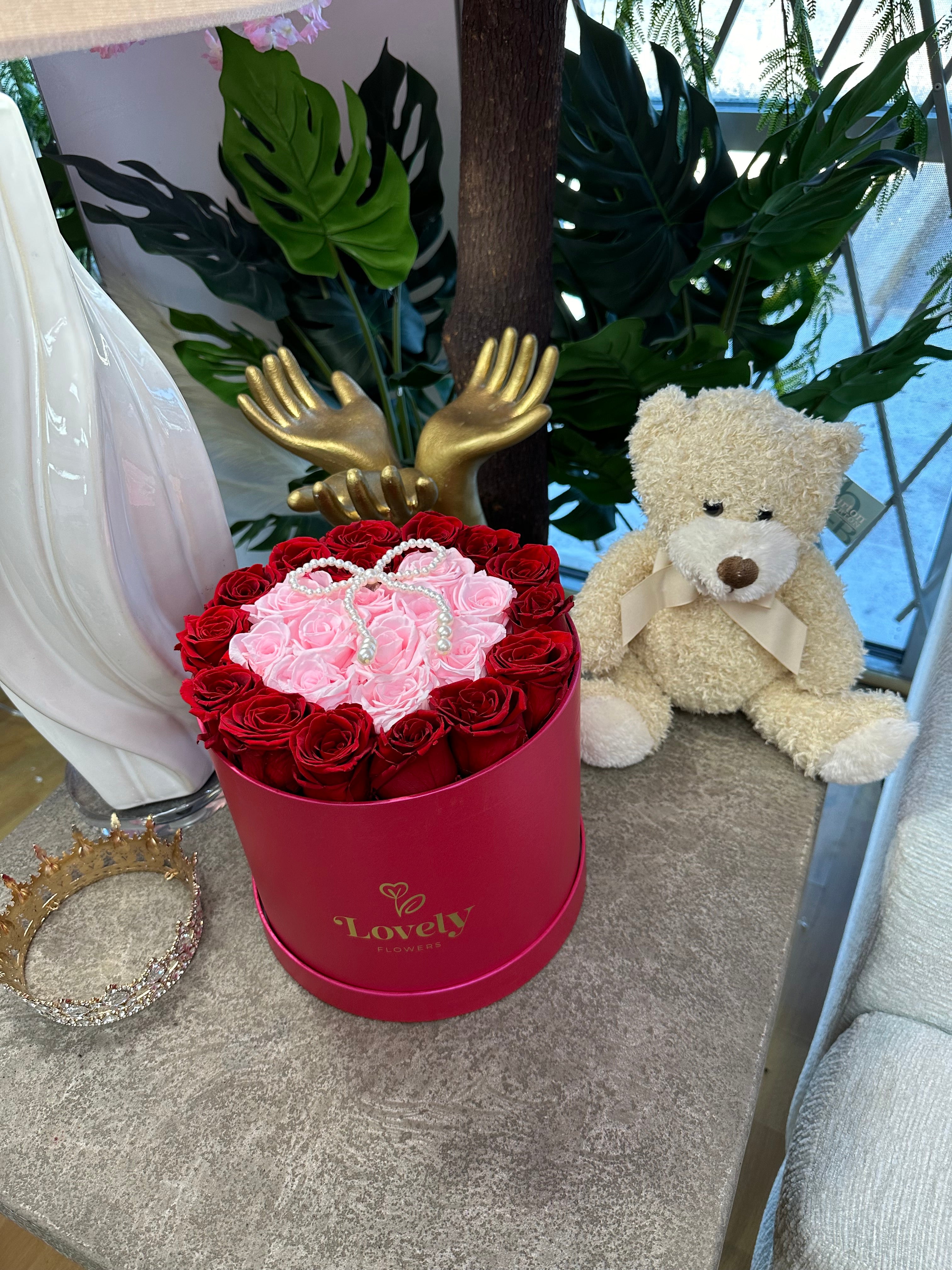 Round Box with Flat mix Roses – Lovely Flowers