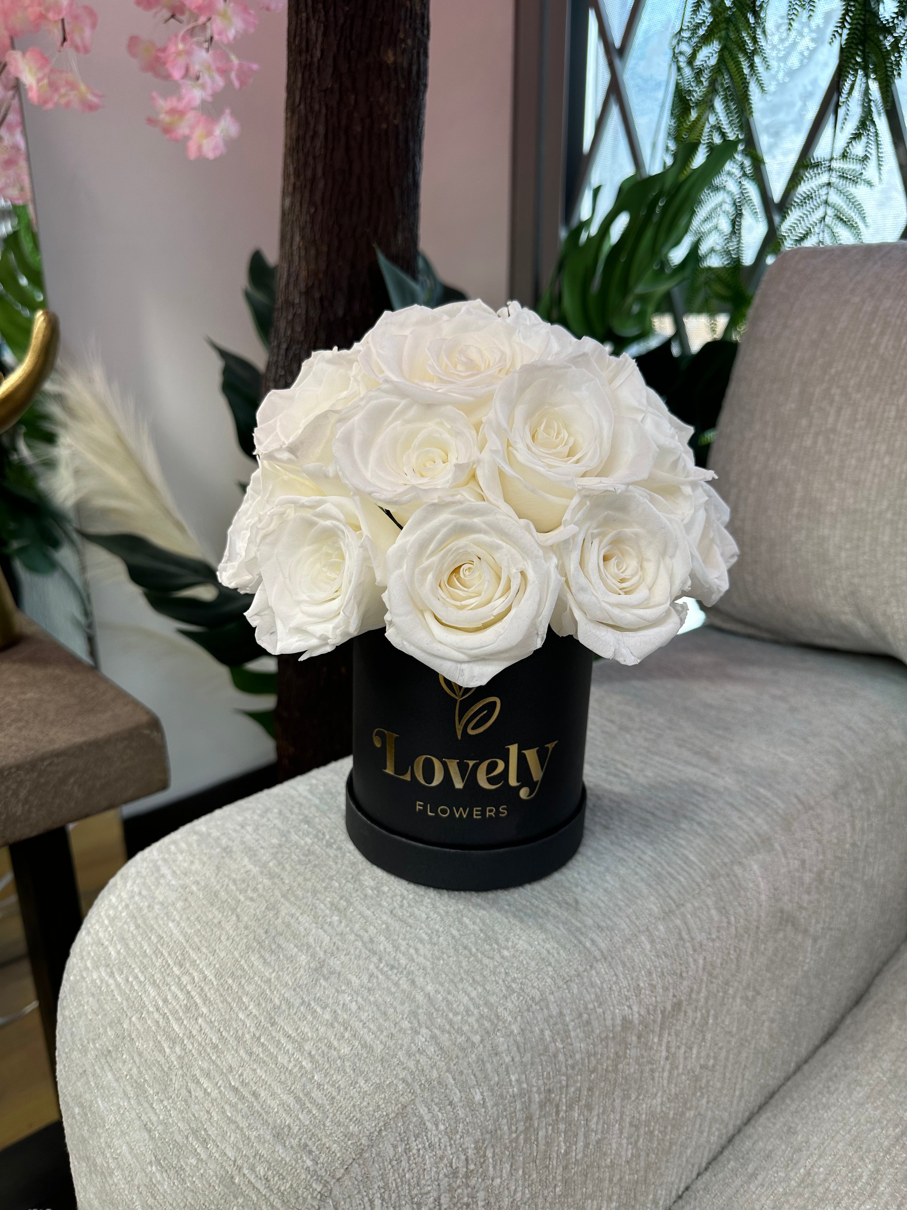Eternity Roses Round Box – Lovely Flowers