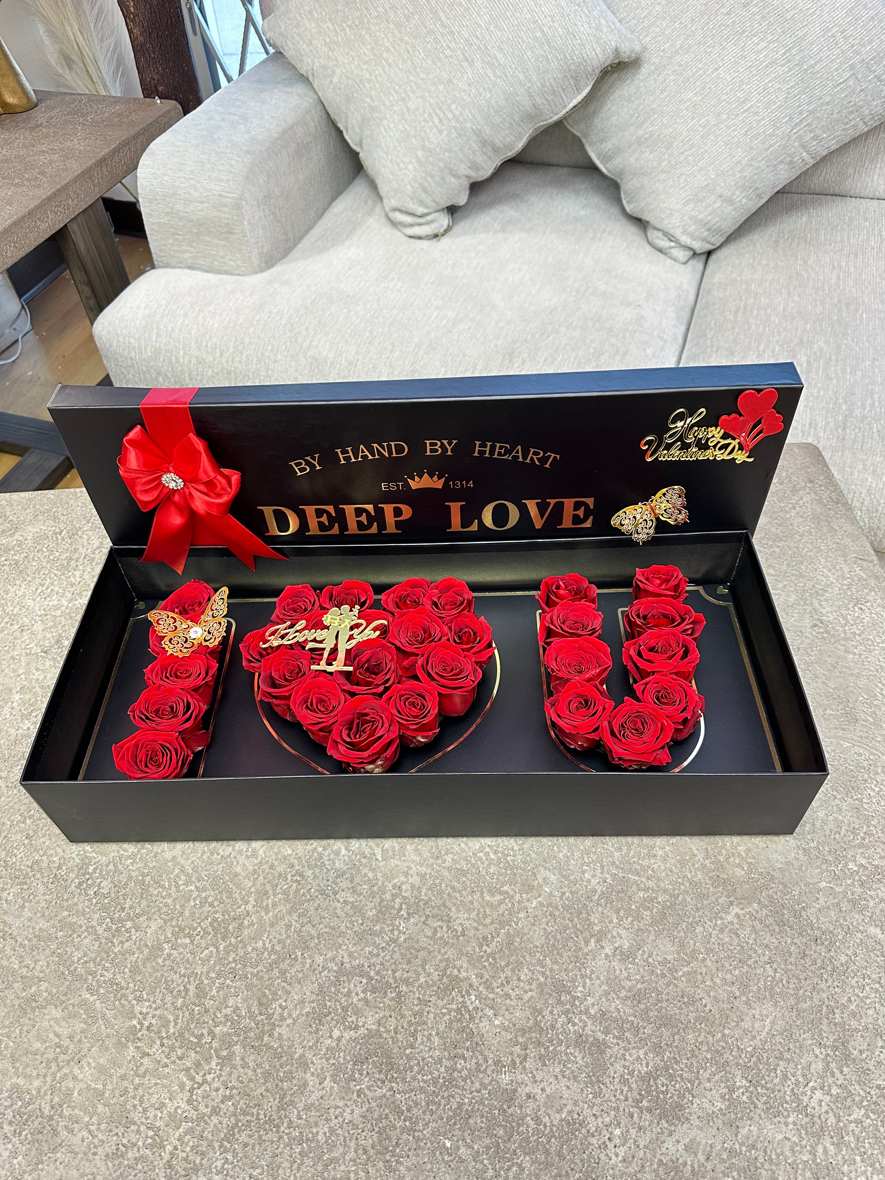 Everlasting roses I love you box