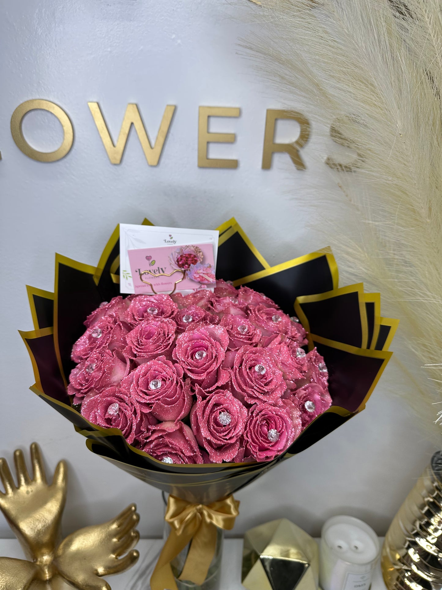 25 Pink Glitter Roses – Lovely Flowers