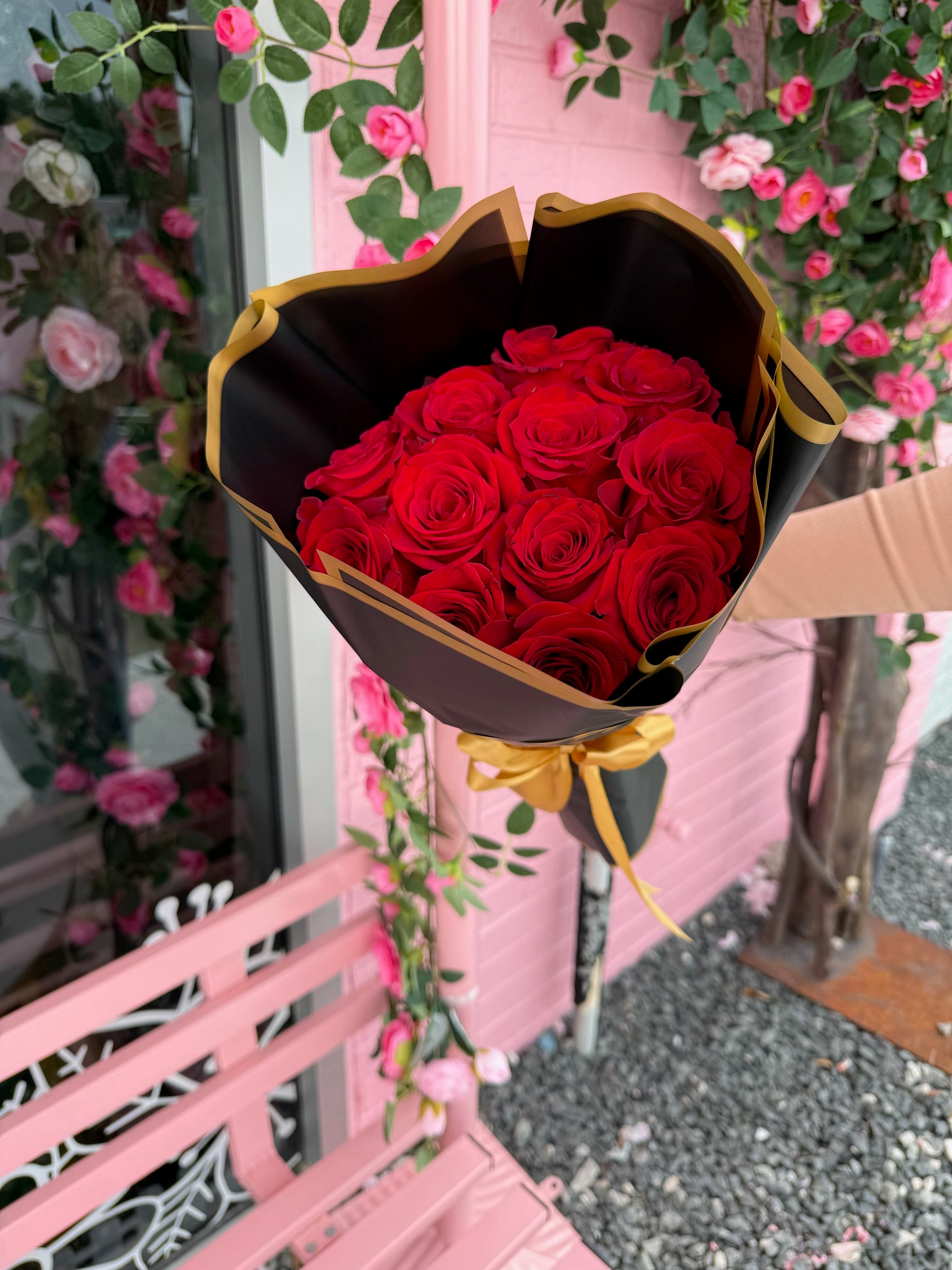 12 Red Roses Lovely