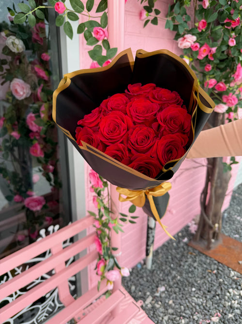 12 Red Roses Lovely