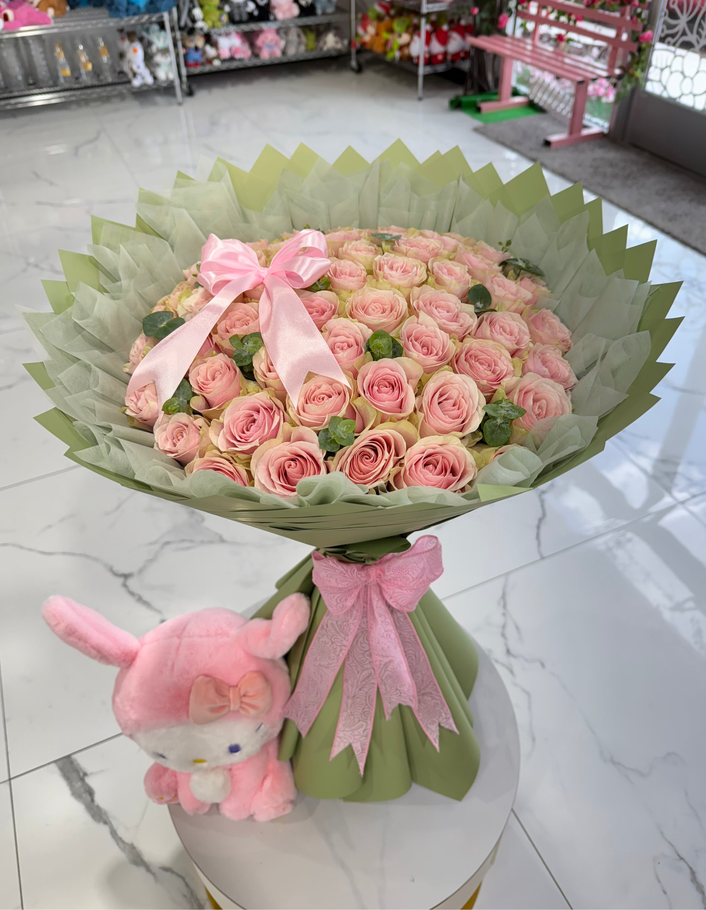 50 Pink Roses + Green Wrapping – Lovely Flowers