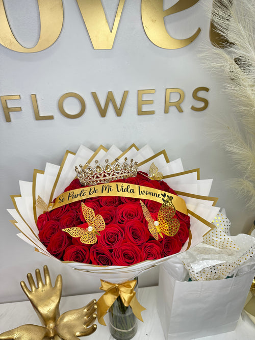 50 Red Roses White & Gold Rim Paper