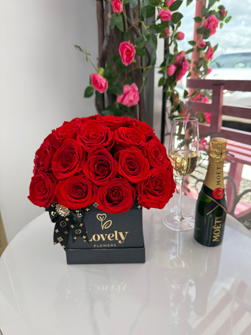 25 Square Everlasting Black  Rose Box