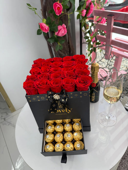 Rosas Eternas Rojas con Chocolates en Cajonera de Lujo
