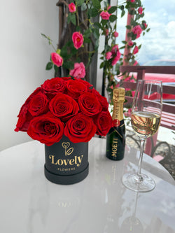 25 Red Rose  Round  Box Everlasting Roses