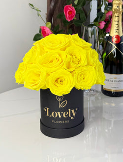 25 Yellow Everlasting Rose Box