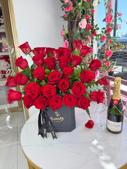 Corner Red Roses Box