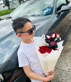 12 Roses + Spiderman