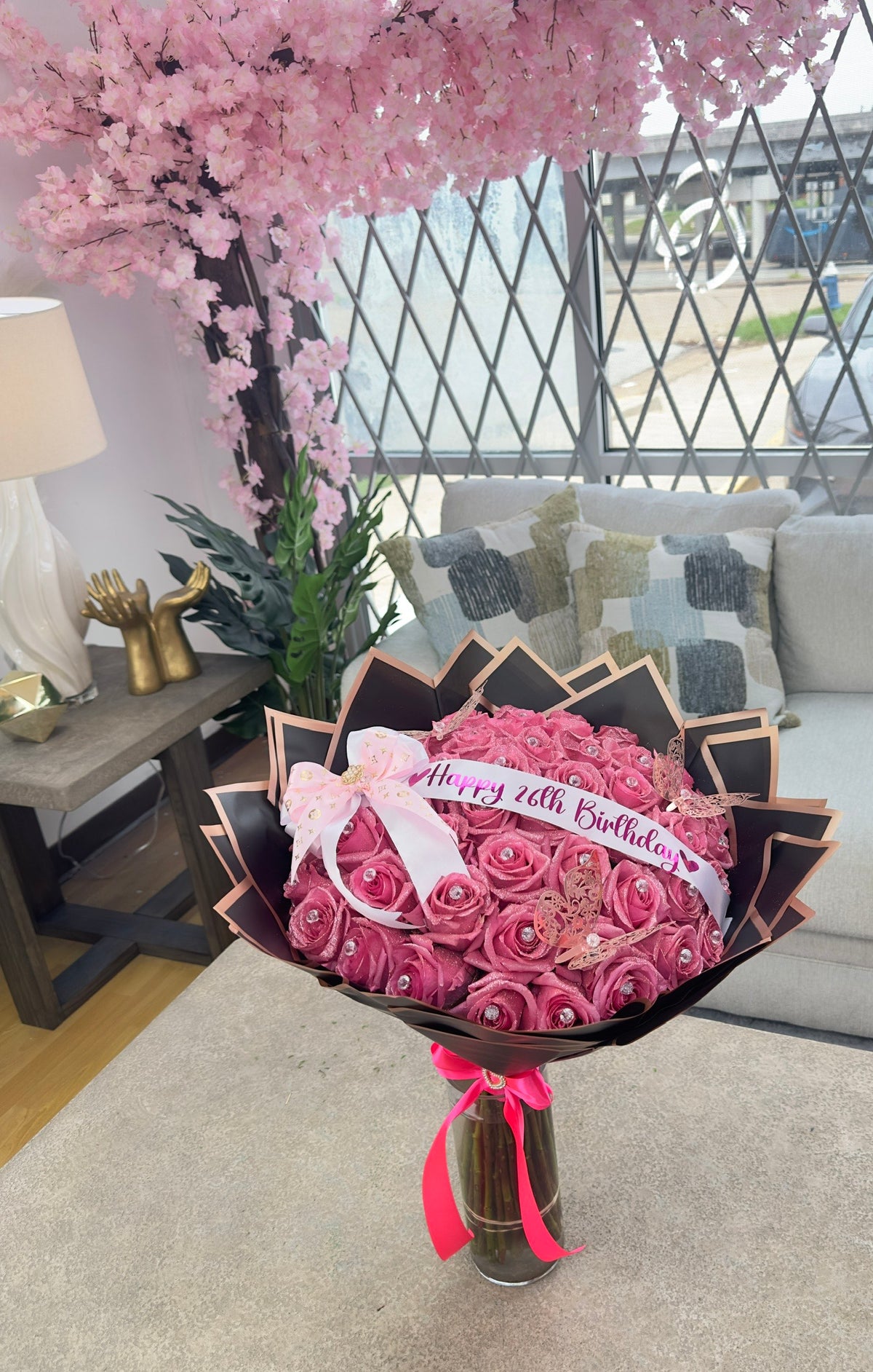 25 Pink Glitter Roses +Banner – Lovely Flowers