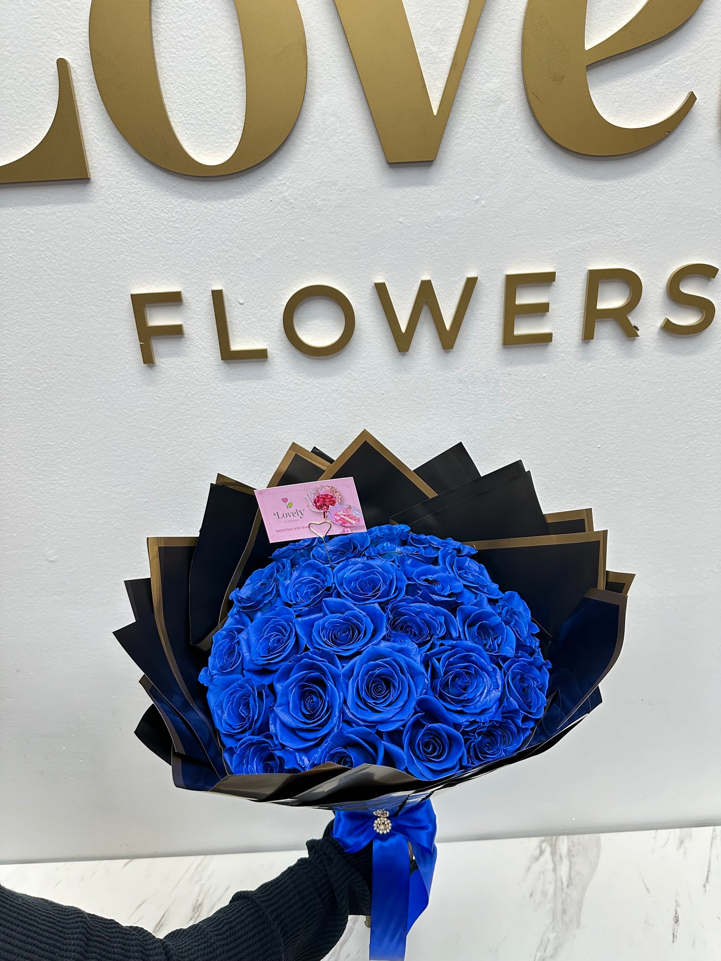 25 Blue Roses