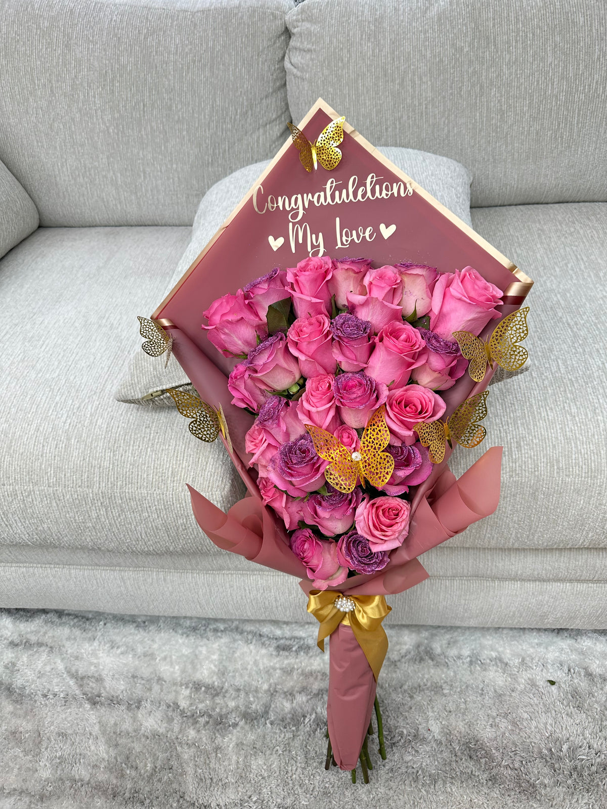 25 Flat Roses – Lovely Flowers