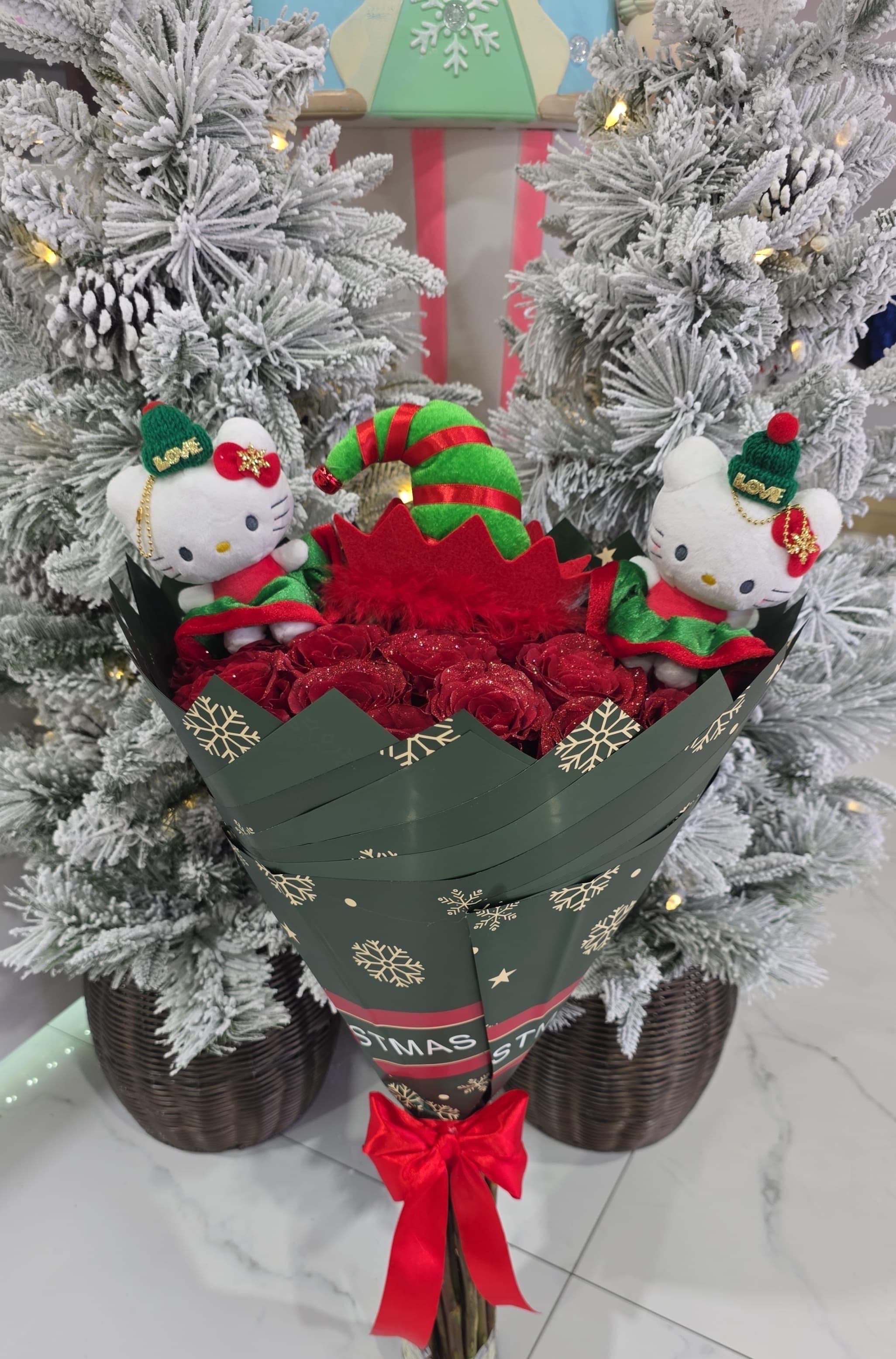 25 Red Roses With Hello Kitty plushies