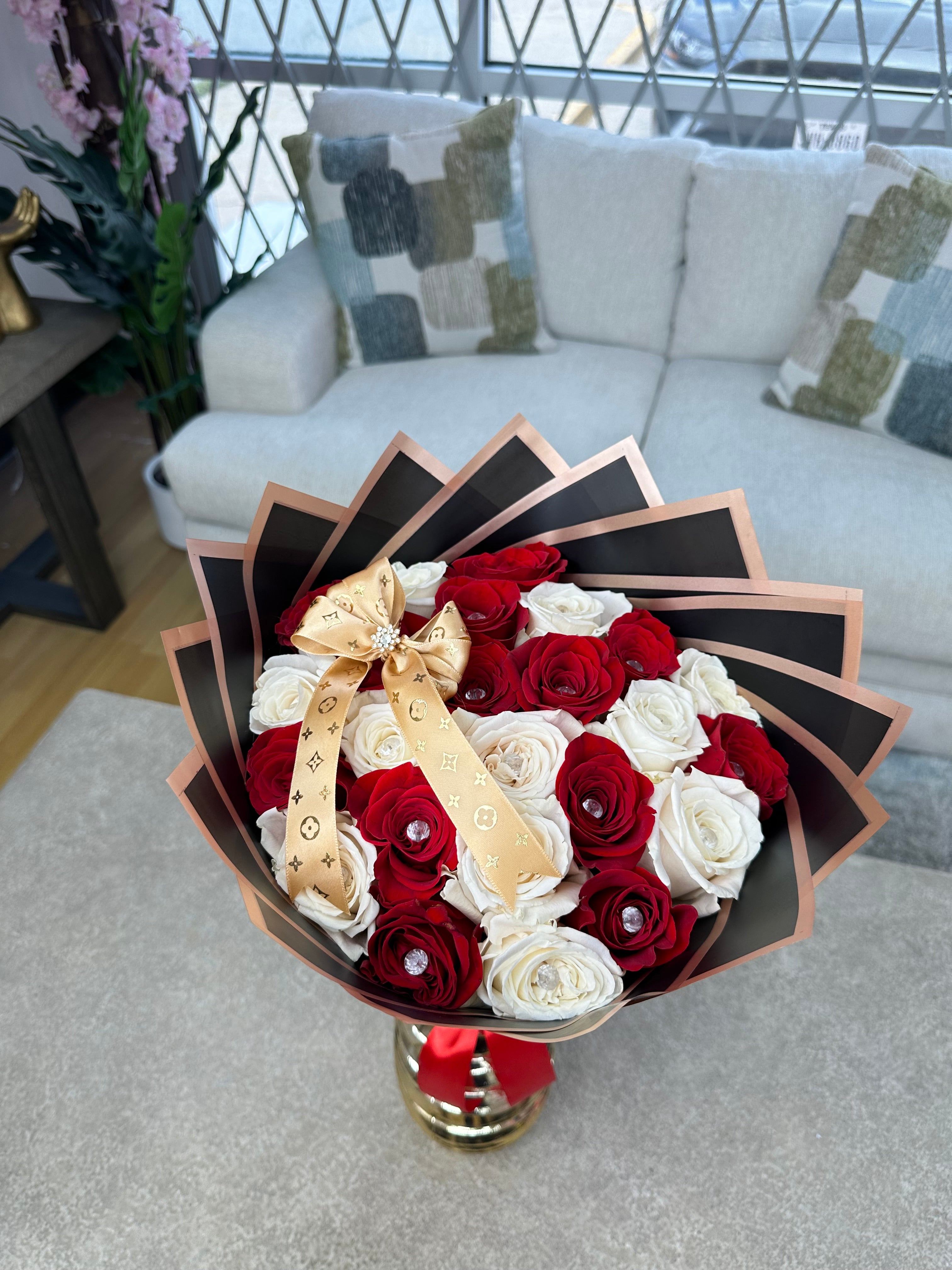 25 Roses White and Red – Lovely Flowers