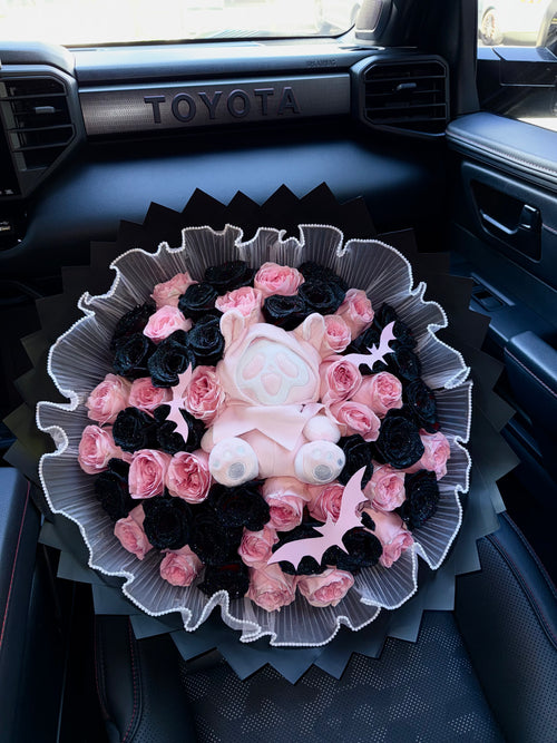 50 Roses Pink & Black + Scream Plush