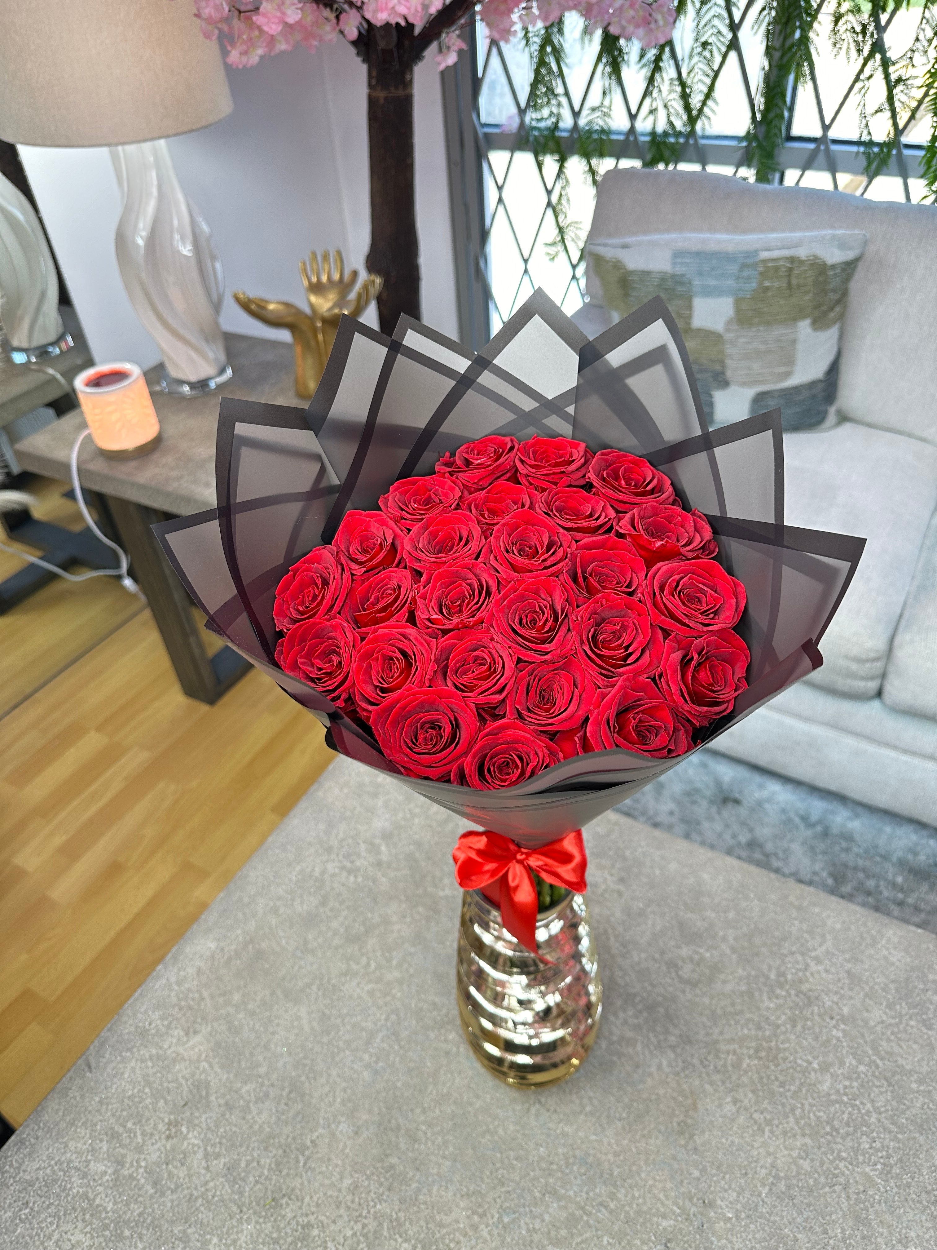 25 Eternity Roses Black Paper Black Rim