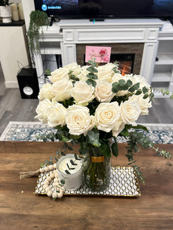 25 White Roses in Glass Vase