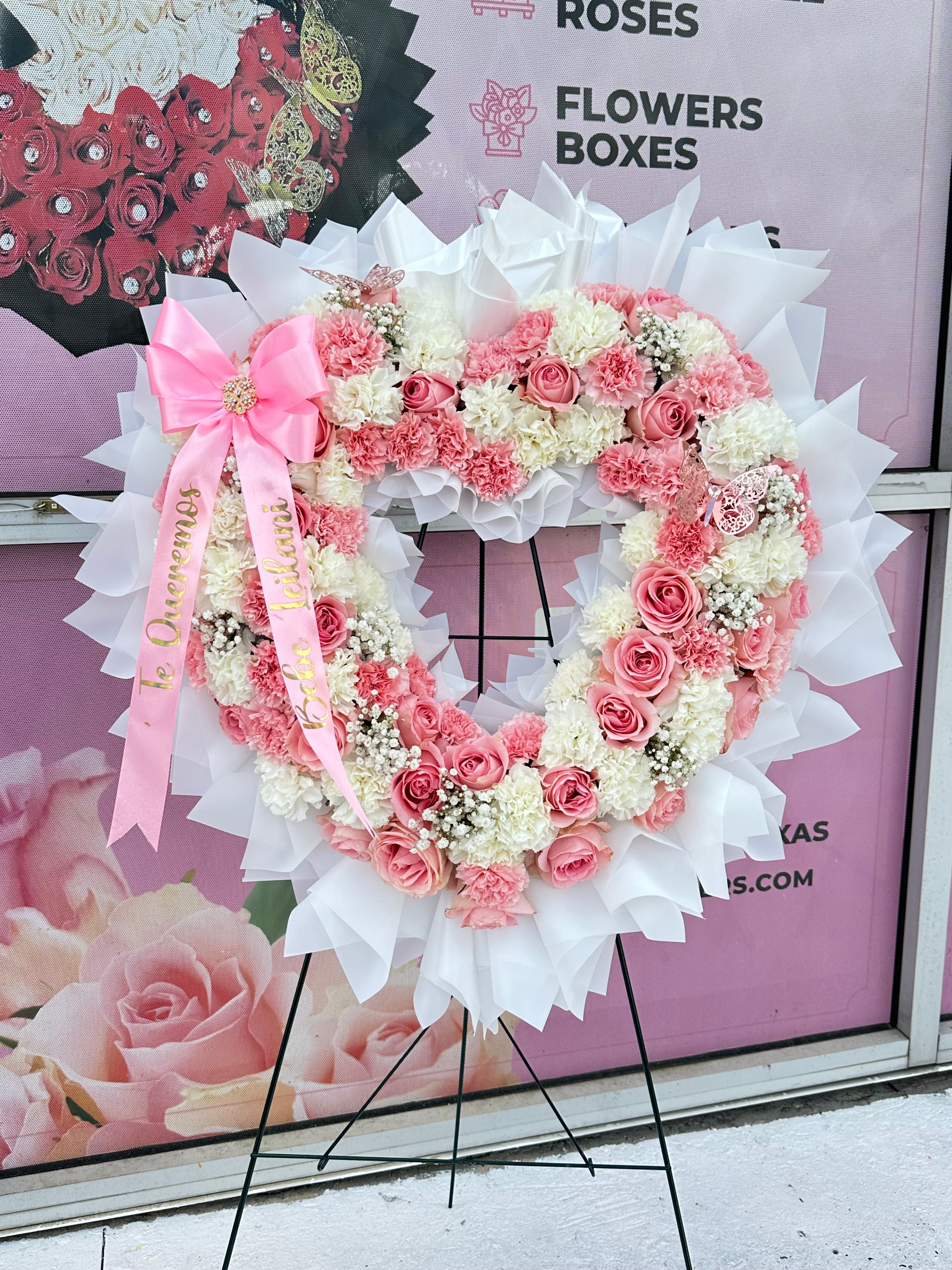 Heart flowers for funeral discount