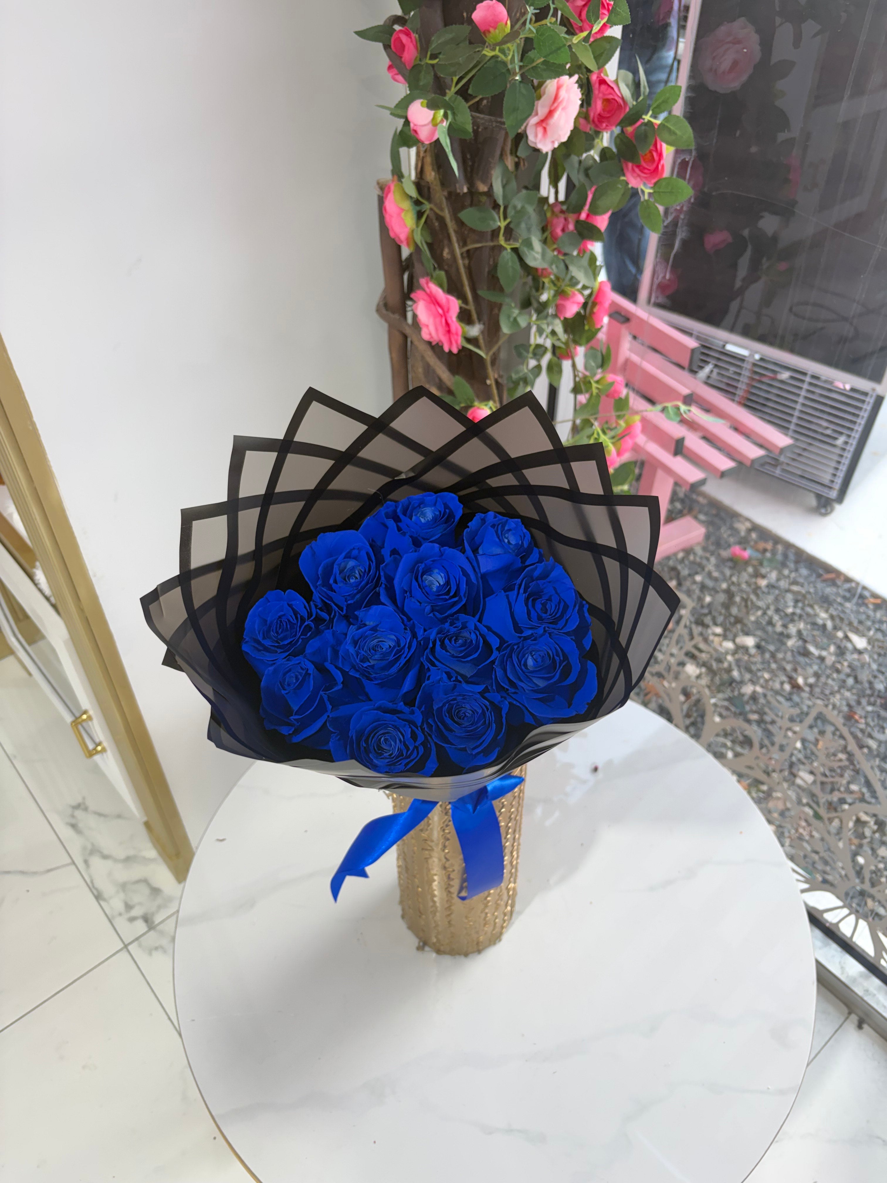 #5 12 BLUE ROSES