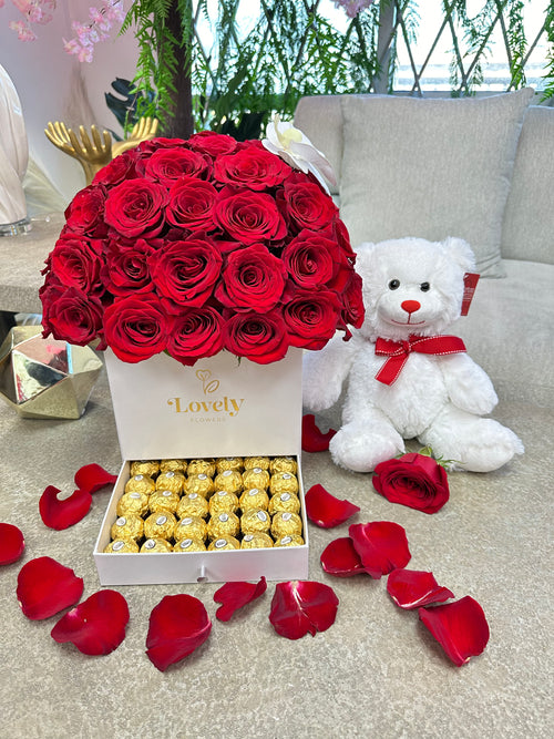 Lovely Roses Box and Chocolates Lovely Roses Box and Chocolates