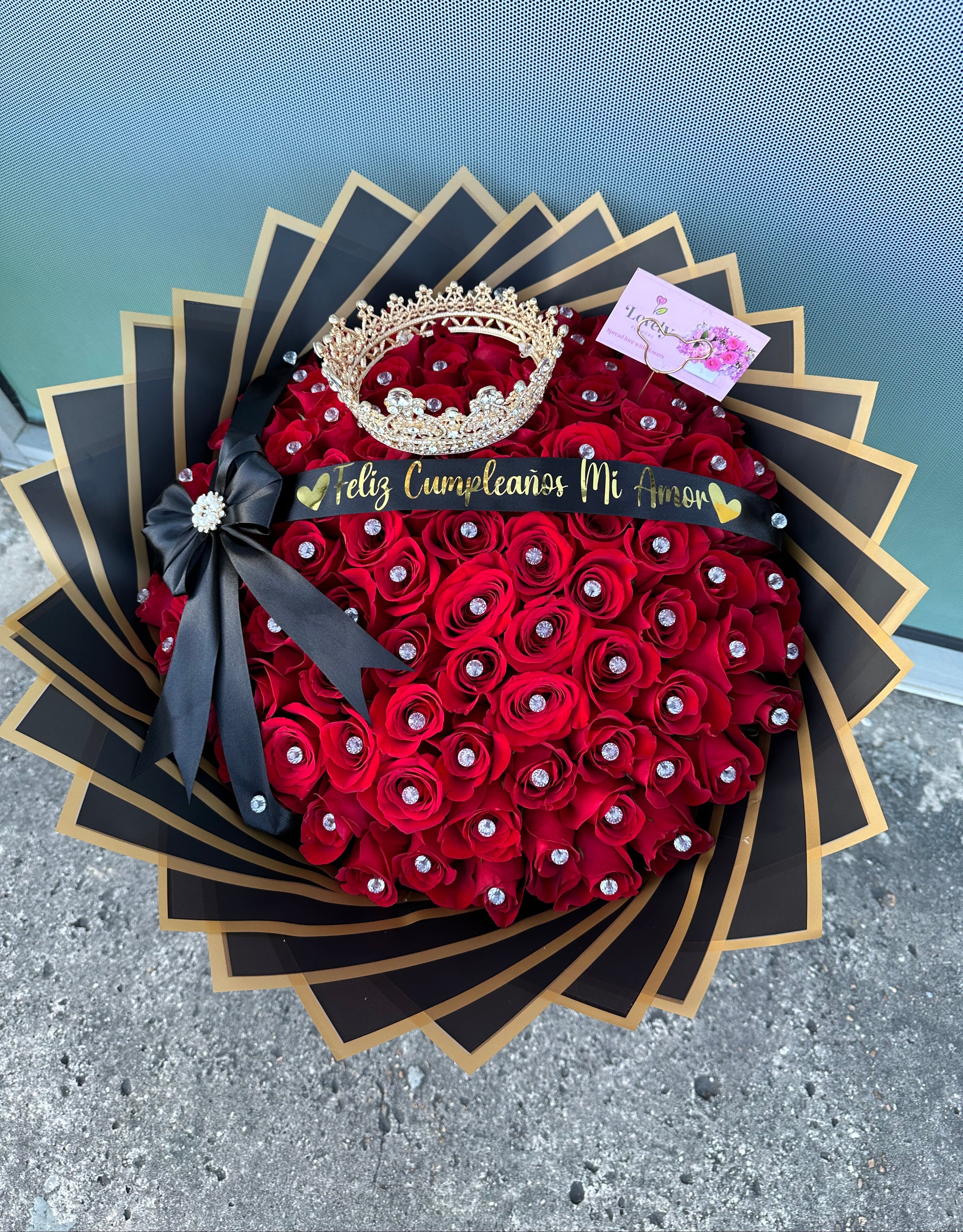 100 Red Roses Paper 100 Red Roses with Black Paper Gold Rim – Lovely Flowers