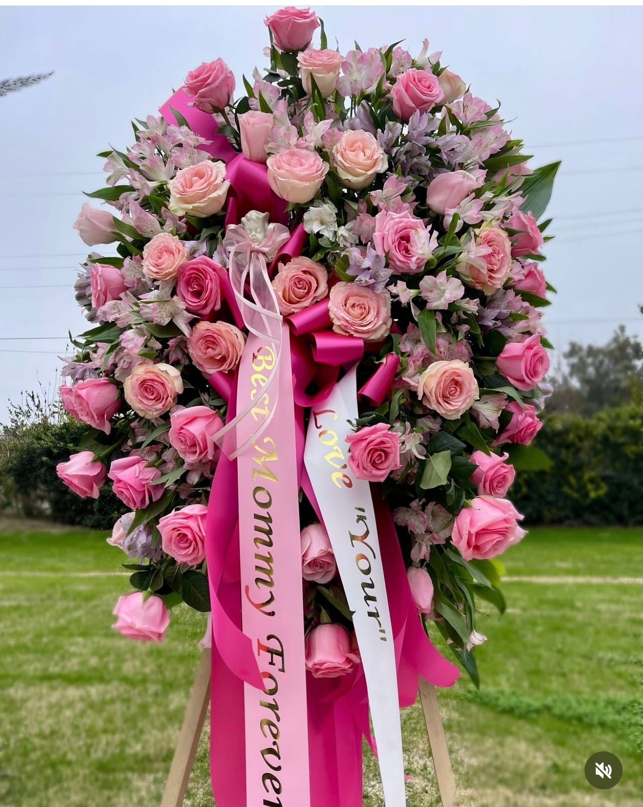 Pink Lovely Standing Spray – Lovely Flowers