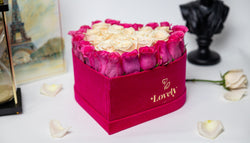 Caja de terciopelo con forma de corazón de 35 rosas