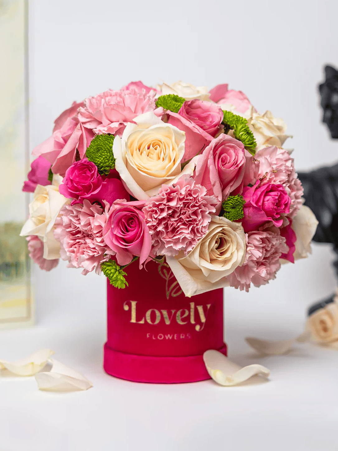 Small Fuchsia Round Box with 20 Roses and Carnations