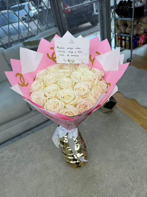 25 White Roses