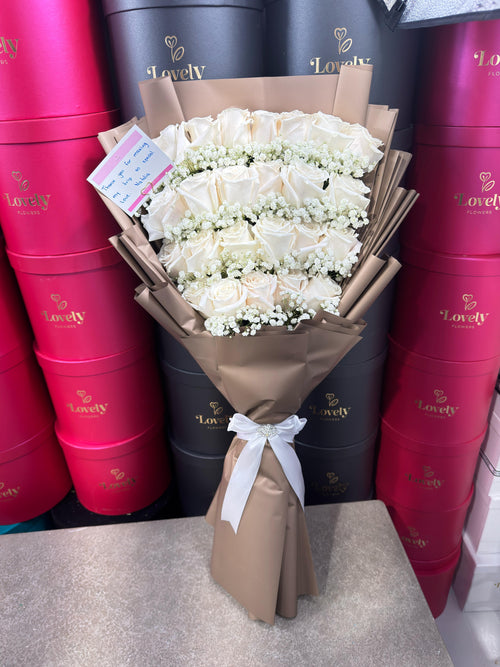 25 White Rose Flat