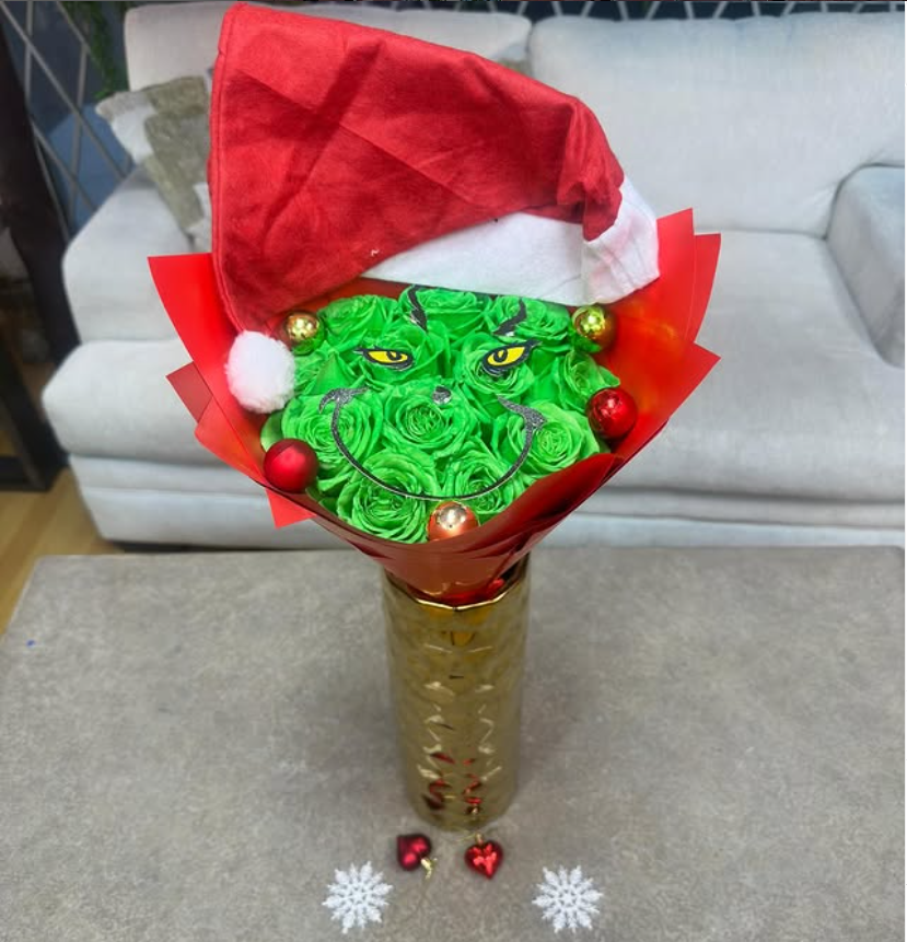 12 Roses + Grinch