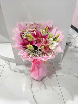 20 Lilies + Baby Breath + Vinyl Letters