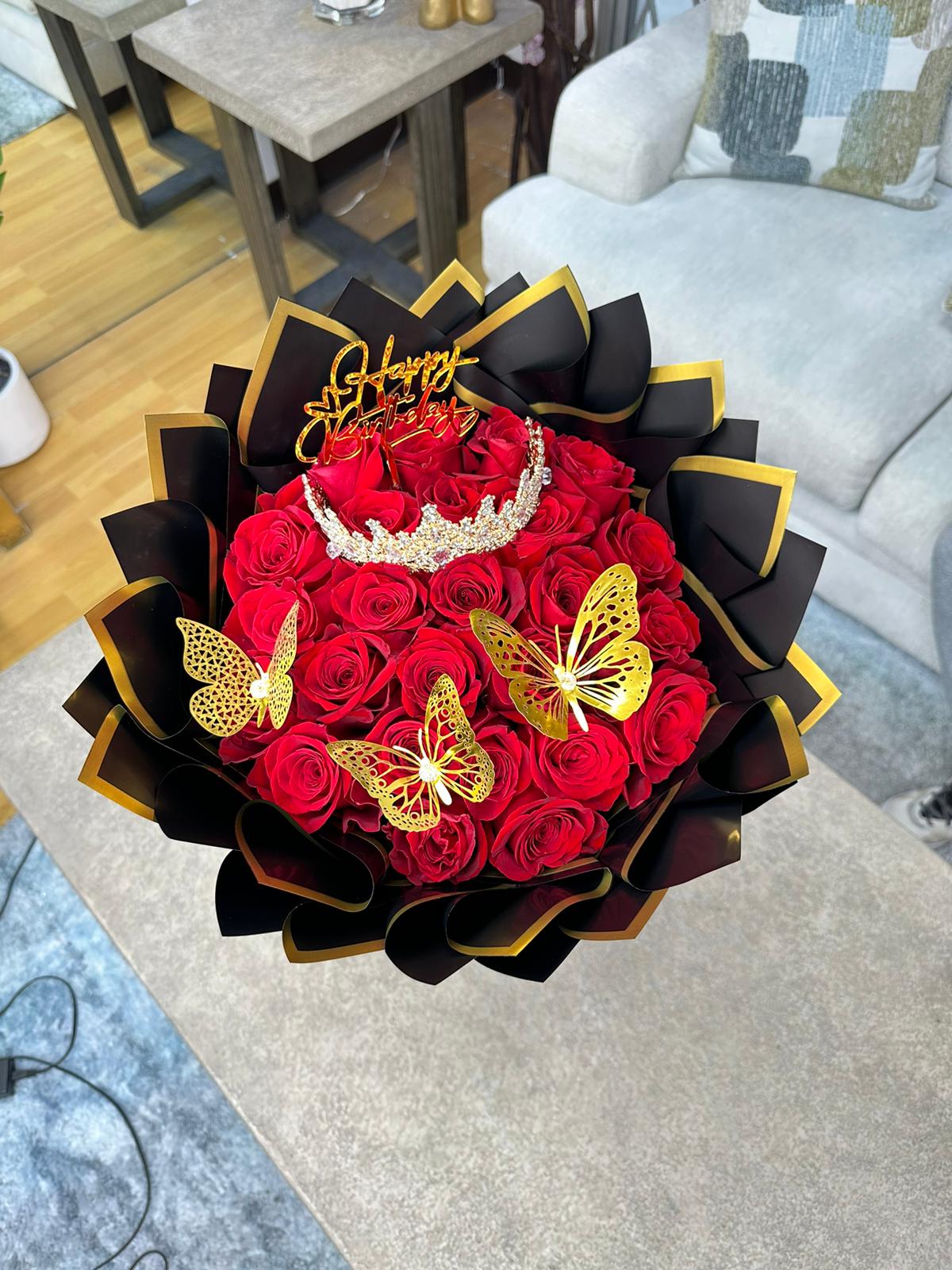 25 Red Roses Black Paper~Gold Borders – Lovely Flowers