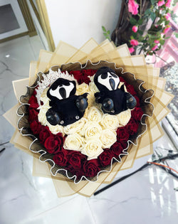 50 Roses + Heart Shape + Screma plushies
