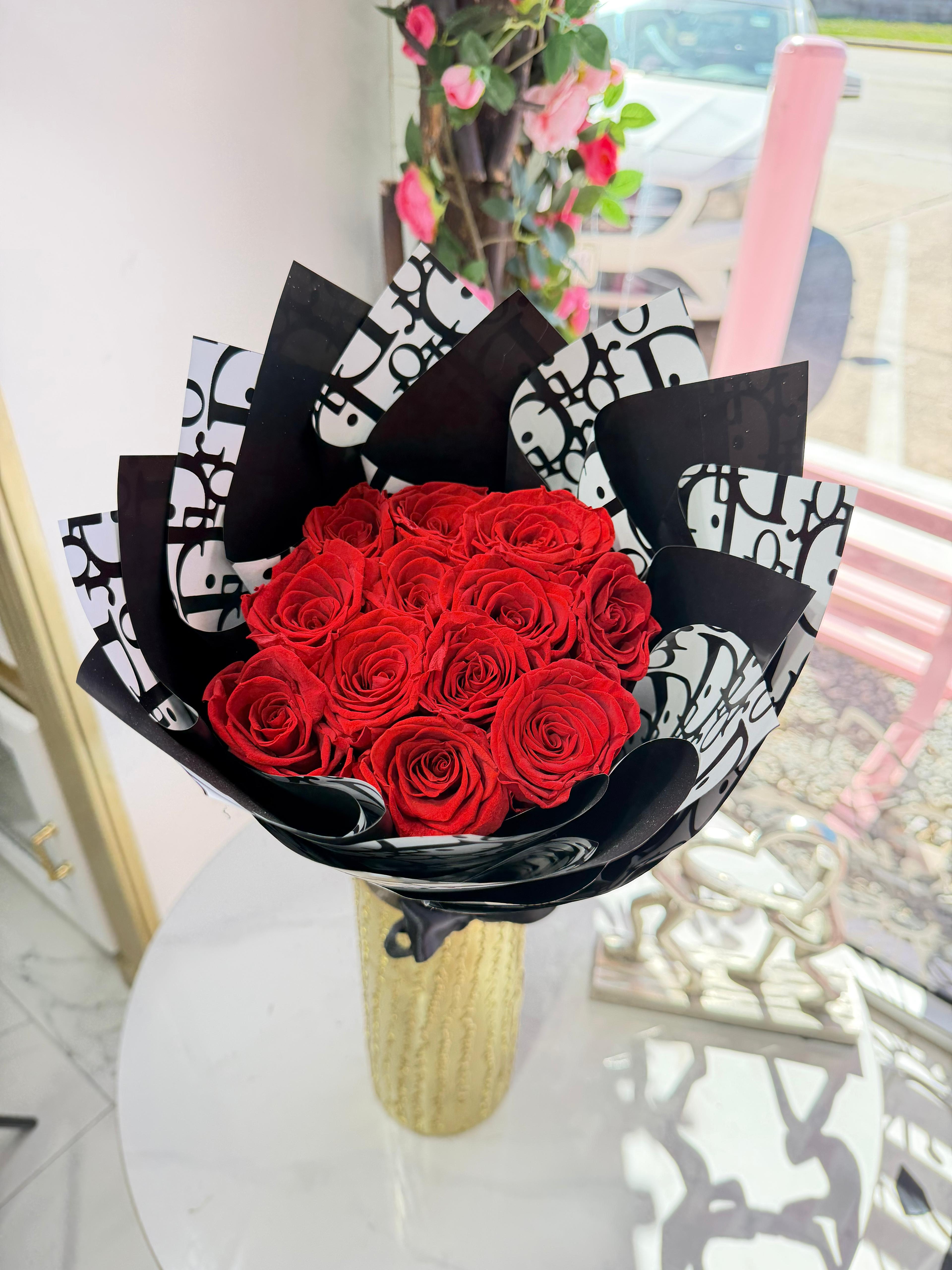 12 Everlasting roses Dior ~ 12 Rosas Dior Eternas