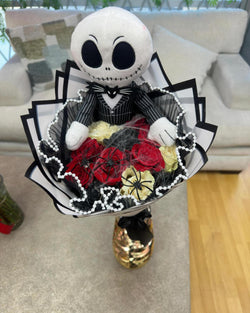 12 Spooky Bouquet Roses