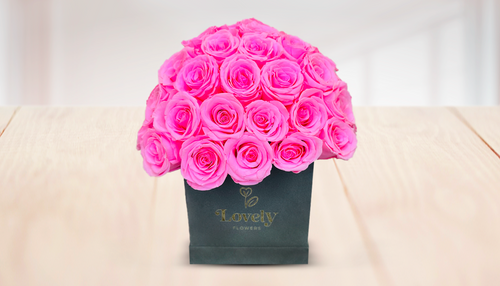 Caja cuadrada de 50 rosas