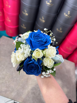 Corsage White & Blue