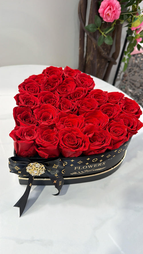 Rosas Eternas Rojas en Caja Corazón de Lujo