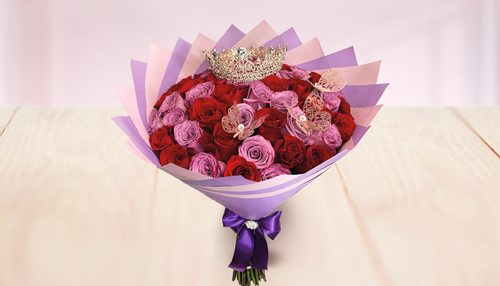 50 rosas rojas y moradas