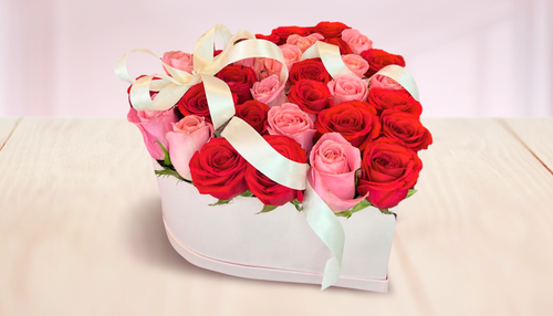 Caja de corazón con rosas
