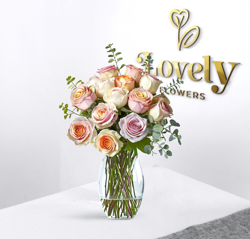 Luxury Pastel Rose Bouquet in Glass Vase