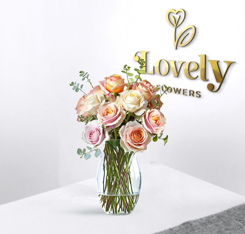 Luxury Pastel Rose Bouquet in Glass Vase